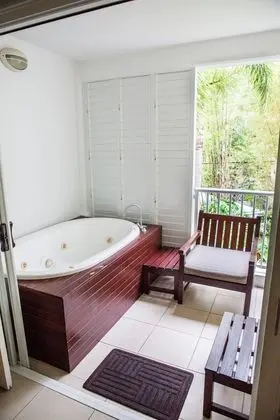 Apart Daire, 3 Yatak Odası, Balkon, Bahçe Manzaralı
