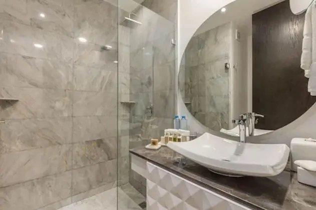 One Bedroom Double Suite