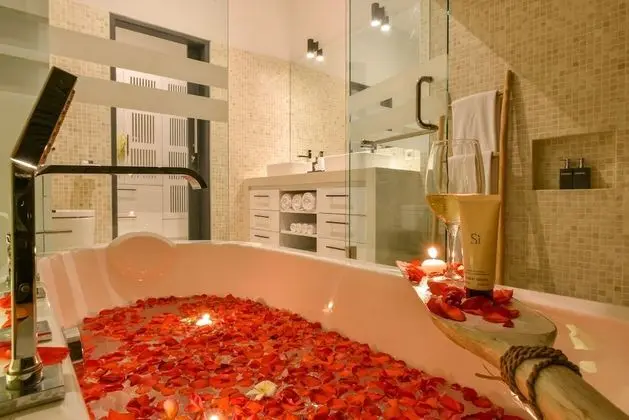 Luxury Villa, 4 Yatak Odası, Kişiye Özel Havuzlu, Plaj Manzaralı