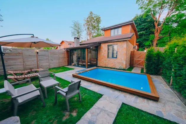 1+1 Korunaklı Özel Havuzlu Jakuzili Bungalov - İadesiz Oda Kahvaltı