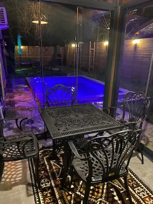 2+1 Korunaklı Özel Havuzlu Şömineli Bungalov - İadesiz Oda Kahvaltı