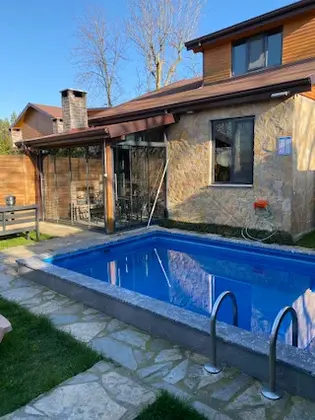 2+1 Korunaklı Özel Havuzlu Şömineli Bungalov - İadesiz Oda Kahvaltı