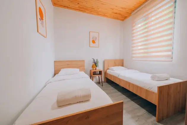 2+1 Korunaklı Özel Havuzlu Şömineli Bungalov - İadesiz Oda Kahvaltı