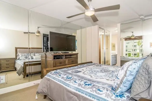 Ev, 1 En Büyük (King) Boy Yatak ve Çekyat (Serenity Hideaway)