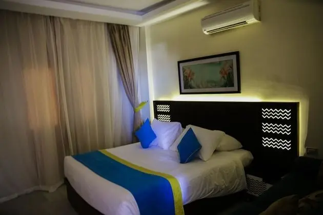 Grand Apart Daire, 3 Yatak Odası, Sigara İçilebilir, Havuz Manzaralı