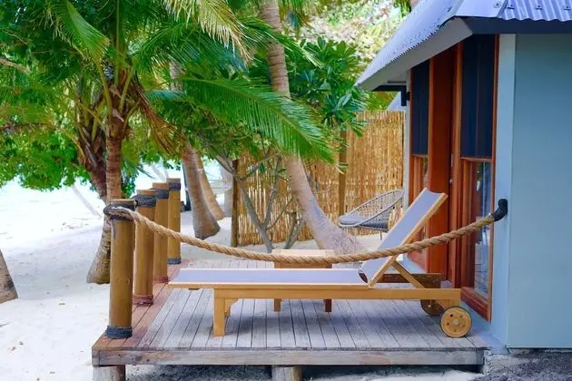Deluxe Tek Büyük Yataklı Oda (Beachfront Bure)