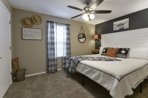 Daire (Serenity NOW **REMODELED - Pool - NO )