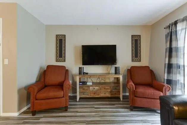 Daire (Serenity NOW **REMODELED - Pool - NO )
