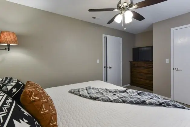 Daire (Serenity NOW **REMODELED - Pool - NO )