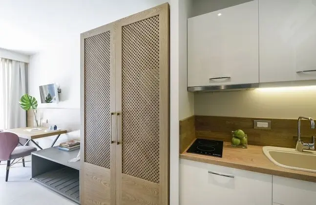 Deluxe Cozy Suite