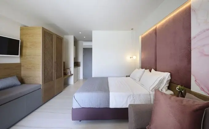 Deluxe Süit, Havuz Manzaralı