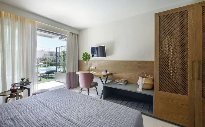 Deluxe Süit, Havuz Manzaralı