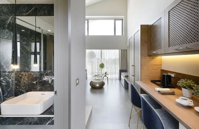 Premier Loft Plus Pool View