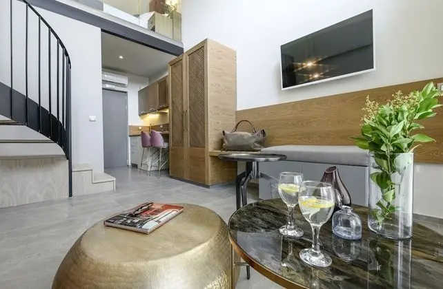 Premier Loft Plus Pool View