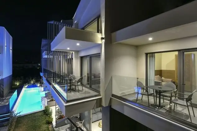Premier Loft Plus Pool View