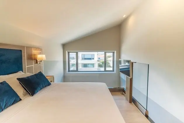 Premier Loft Pool View