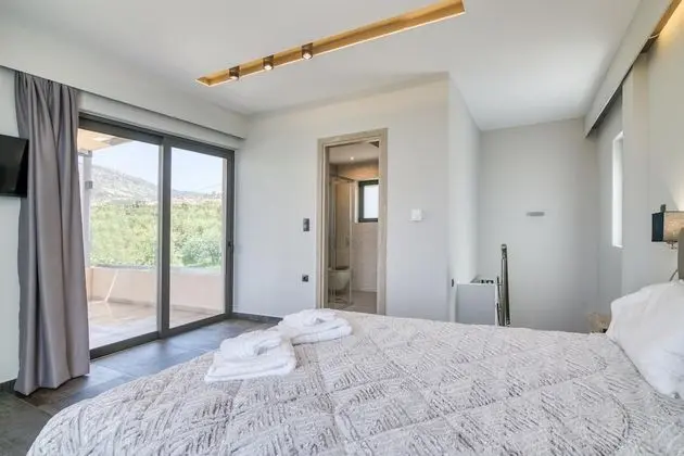 Family Ev, Birden Çok Yatak, 2 Banyolu, Bahçeli (Serenity Suites Sea View 1)