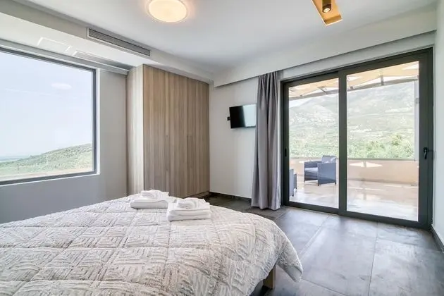 Family Ev, Birden Çok Yatak, 2 Banyolu, Bahçeli (Serenity Suites Sea View 1)