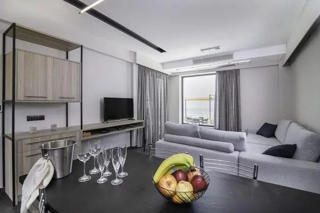 Family Ev, Birden Çok Yatak, 2 Banyolu, Bahçeli (Serenity Suites Sea View 1)