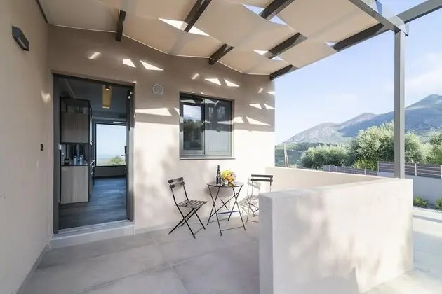 Family Ev, Birden Çok Yatak, 2 Banyolu, Bahçeli (Serenity Suites Sea View 1)