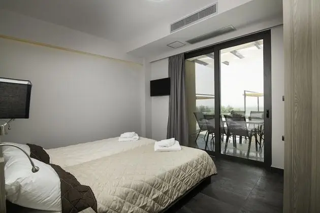 Family Ev, Birden Çok Yatak, 2 Banyolu, Bahçeli (Serenity Suites Sea View 2)