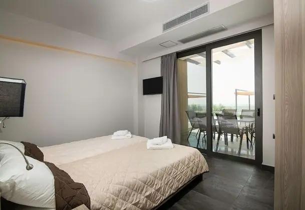 Family Ev, Birden Çok Yatak, 2 Banyolu, Bahçeli (Serenity Suites Sea View 2)