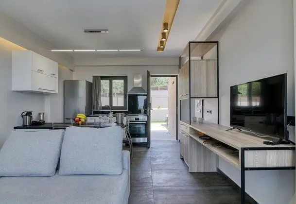 Family Ev, Birden Çok Yatak, 2 Banyolu, Bahçeli (Serenity Suites Sea View 2)