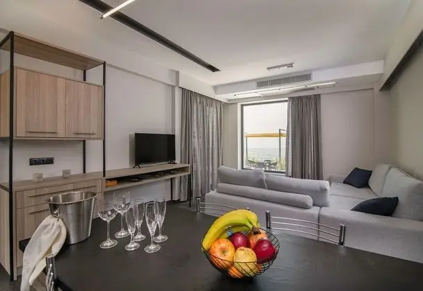 Family Ev, Birden Çok Yatak, 2 Banyolu, Bahçeli (Serenity Suites Sea View 2)
