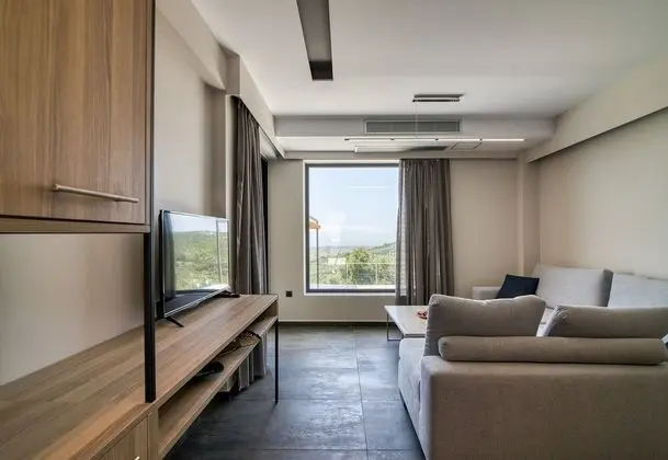 Family Ev, Birden Çok Yatak, 2 Banyolu, Bahçeli (Serenity Suites Sea View 2)