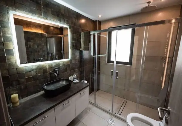 Family Ev, Birden Çok Yatak, 2 Banyolu, Bahçeli (Serenity Suites Sea View 2)