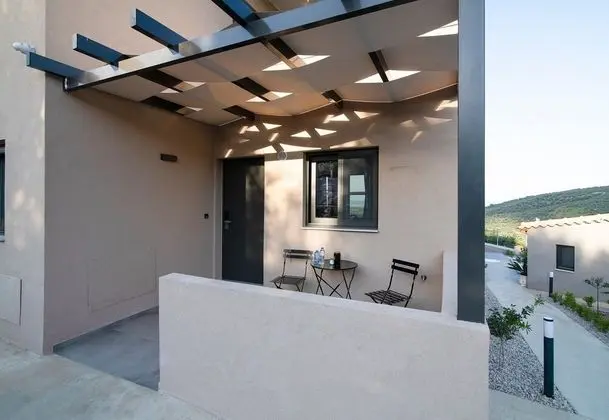 Family Ev, Birden Çok Yatak, 2 Banyolu, Bahçeli (Serenity Suites Sea View 2)