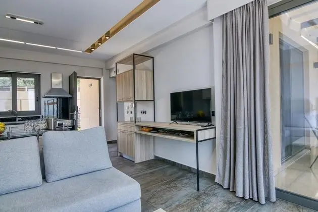 Family Ev, Birden Çok Yatak, 2 Banyolu, Bahçeli (Serenity Suites Sea View 4)