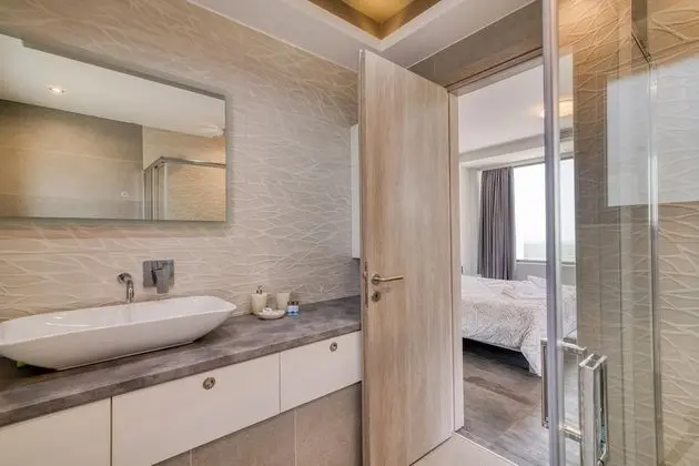 Family Ev, Birden Çok Yatak, 2 Banyolu, Bahçeli (Serenity Suites Sea View 4)
