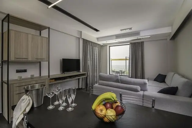Family Ev, Birden Çok Yatak, 2 Banyolu, Bahçeli (Serenity Suites Sea View 4)