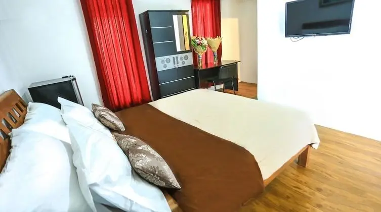 Comfort Tek Büyük Yataklı Oda