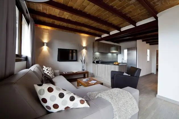 Apart Daire (Atic, Ronda Universitat 13)