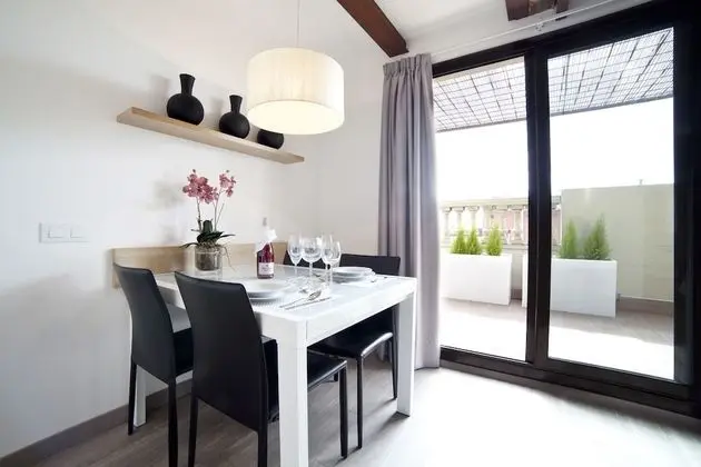 Apart Daire (Atic, Ronda Universitat 13)