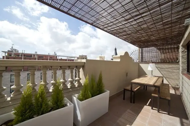 Apart Daire (Atic, Ronda Universitat 13)