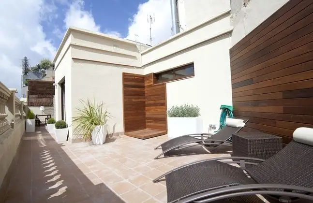 Apart Daire (Atic, Ronda Universitat 13)