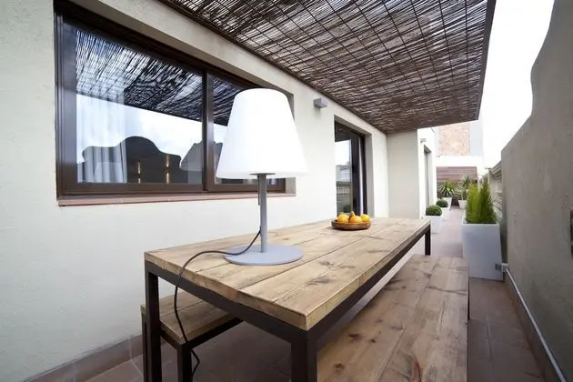 Apart Daire (Atic, Ronda Universitat 13)