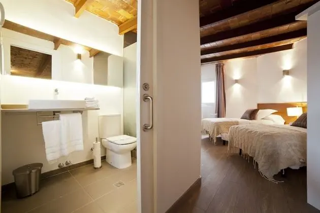 Apart Daire (Atic, Ronda Universitat 13)