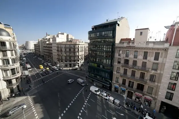 Apart Daire (Atic, Ronda Universitat 13)