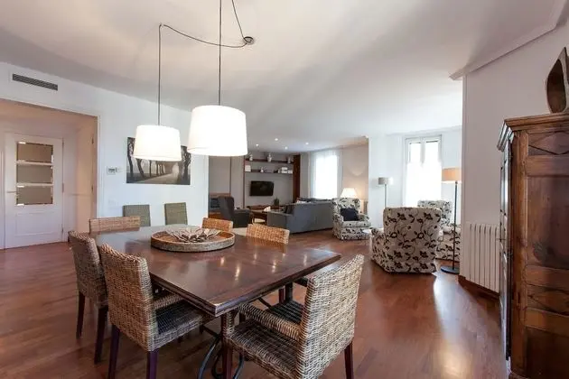 Deluxe Apart Daire, 4 Yatak Odası (Ronda Universitat 17)