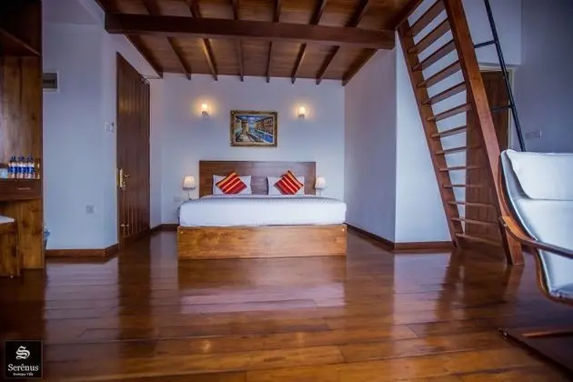 Deluxe Üç Kişilik Oda, Göl Manzaralı