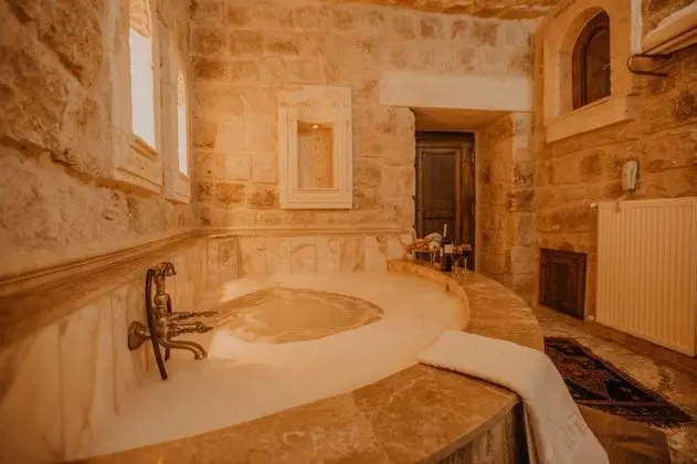 Pirinçli Oda, Jakuzili