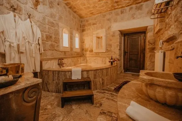 Pirinçli Oda, Jakuzili