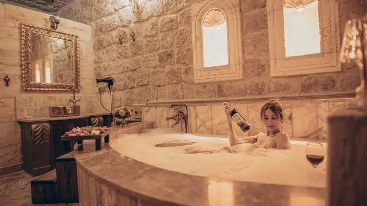 Pirinçli Oda, Jakuzili