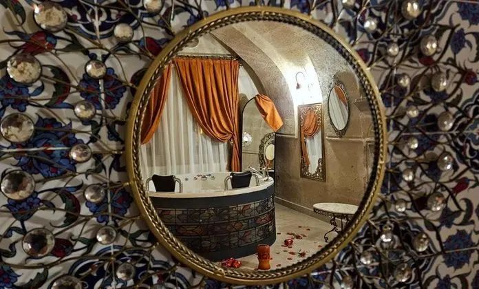 Sultan Suit, Vadi Manzaralı, Jakuzili