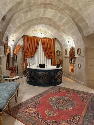 Sultan Suit, Vadi Manzaralı, Jakuzili