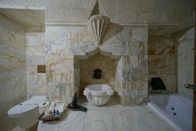 Türk Odası, Vadi Manzaralı, Jakuzili